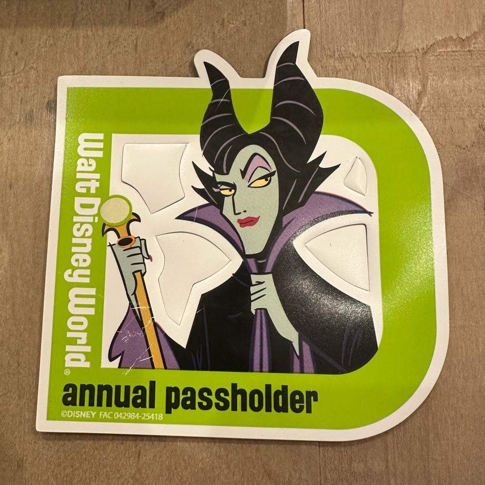 Disney Maleficent 2025 Annual Passholder Magnet (new)